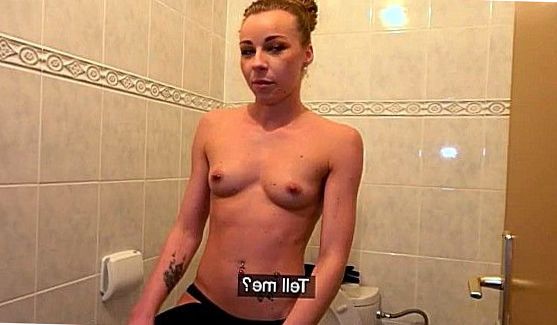Ч0рный властелин вскрывает очки своим белым подругам, они заготовили вазелин и теперь их туз на прицеле, черныш им в зады стелит, порно видео