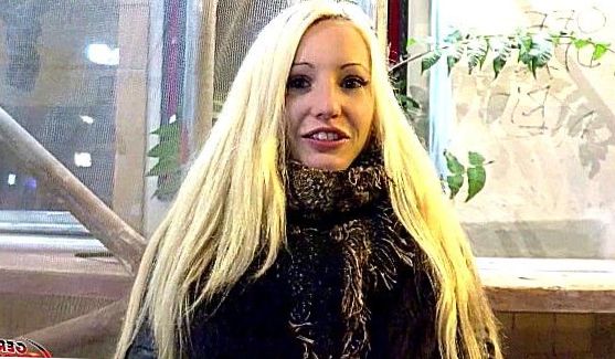 Парень нашел у себя в комнате коробку с новым пылесосом, порно видео