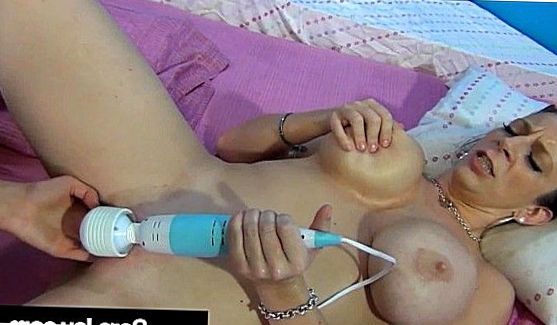 четко присунул в рот и в пизду 18 летней шмаре, порно видео