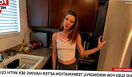 Грудастая девушка отдается парню на кровати, порно видео