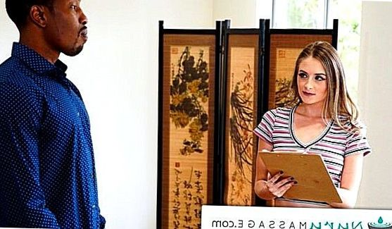 Профистинговала свою пелотку большой бутылкой, порно видео