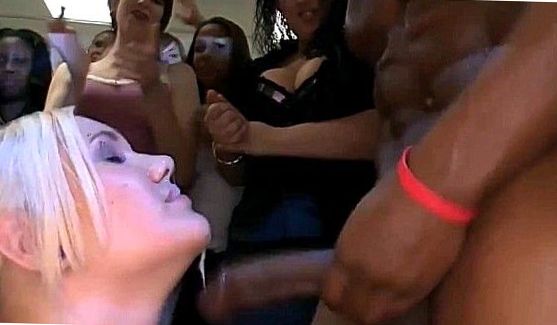 Мамочки: Time for some blackonblonde action and Devon Lee is just the right gal, порно видео