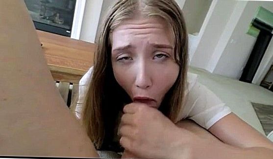 Сладкая девченка снимает видео своему парню-Anna, порно видео